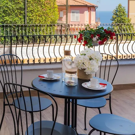 La Maison De Clotilde * 타오르미나